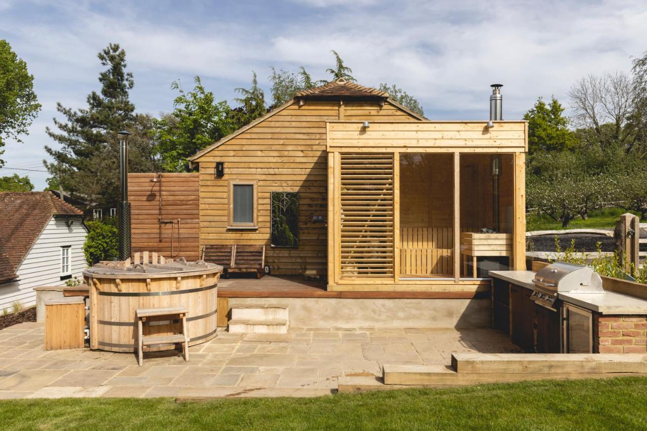 Cosy Cottage With Beautiful Garden, Hottub & Sauna Marden  Εξωτερικό φωτογραφία